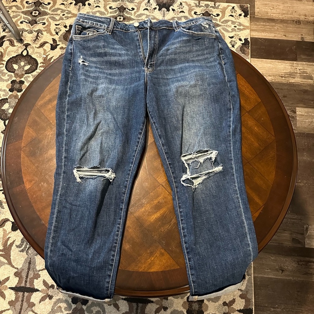 Vervet Ripped Jeans Straight leg. Medium dark wash. Size 18.